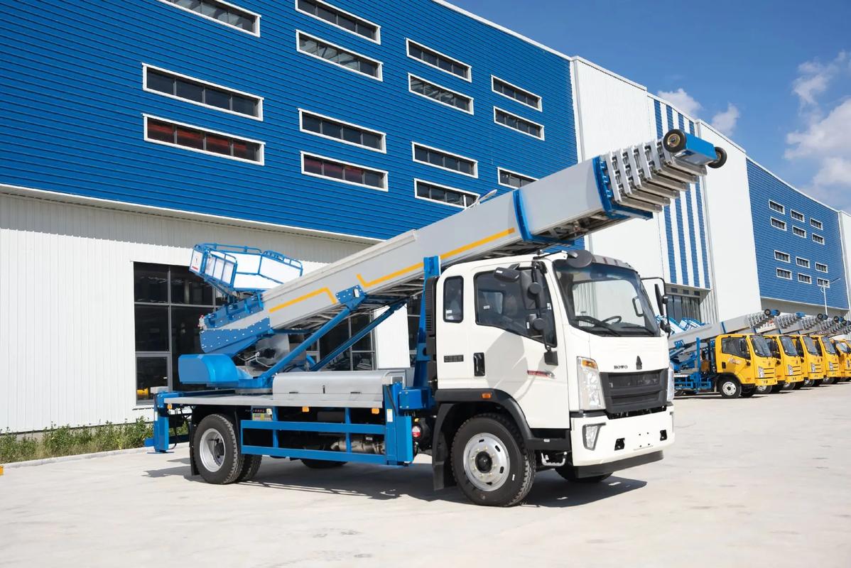 峨眉山出租云梯车高空作业车 建筑垃圾搬运